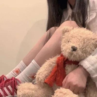年轻女人